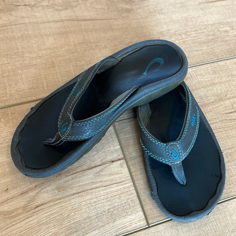 OluKai boys sandals